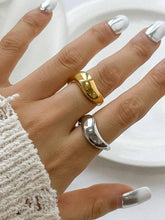 Load image into Gallery viewer, Erin 18K Non-Tarnish Classic Wavy Band
